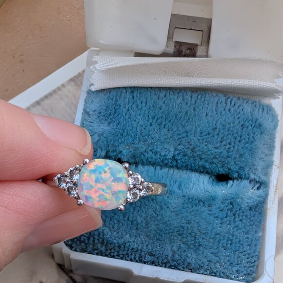 Vintage Sterling Silver Opal Estate Ring - Picture 5 of 11